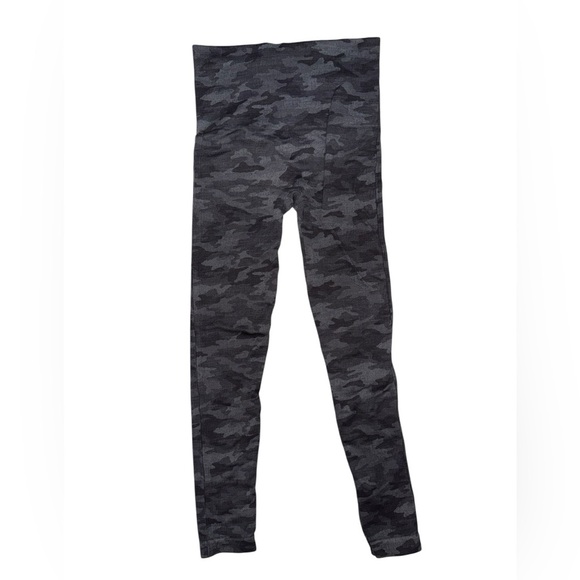 Spanx Look At Me Now Camo Seamless Leggings - Picture 4 of 6